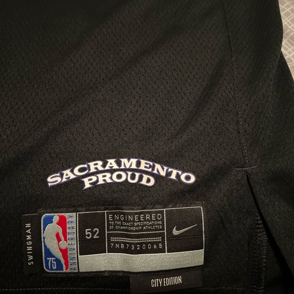 DeAaron Fox Sacramento Kings jersey - Picture 3 of 4